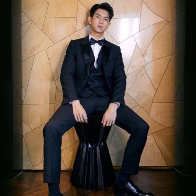 正装杰森泽's profile picture