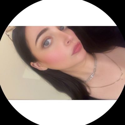 april 🖤🦉's profile picture