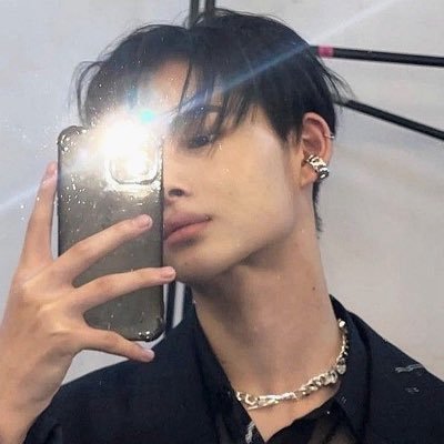 nikilves's profile picture