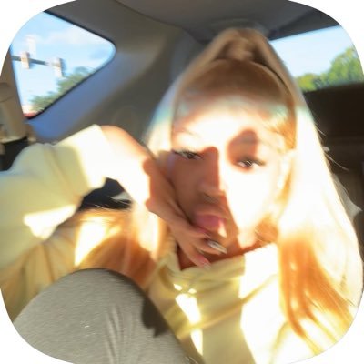 iheartdess_'s profile picture
