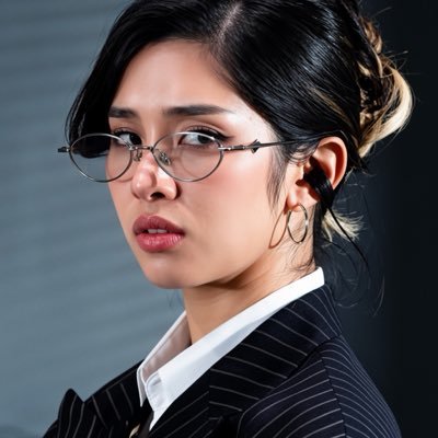 lzbths's profile picture
