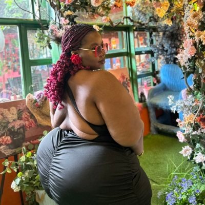 𝙎𝙎𝘽𝘽𝙒 𝙌𝙪𝙚𝙚𝙣 👑's profile picture