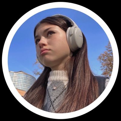 NicoleDamery's profile picture
