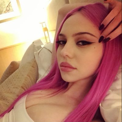 egosumnihiil's profile picture
