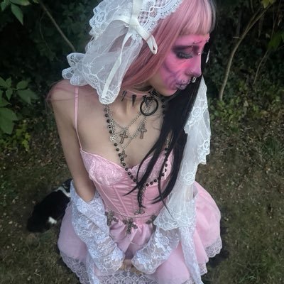 Deeveche's profile picture