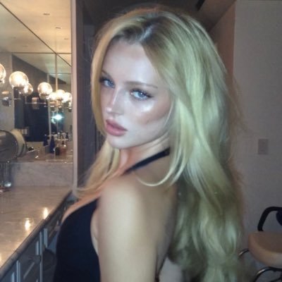 elisa's profile picture