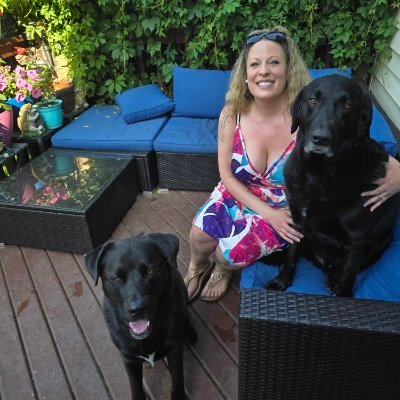 Christy LaBOOMba 🇨🇦's profile picture