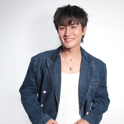 Boom Saharat Official's profile picture