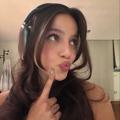 lari's profile picture