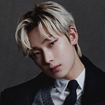 van ⁶⟡'s profile picture