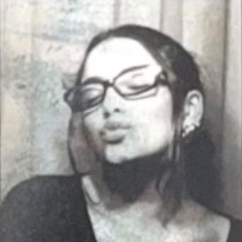 emily ✮'s profile picture