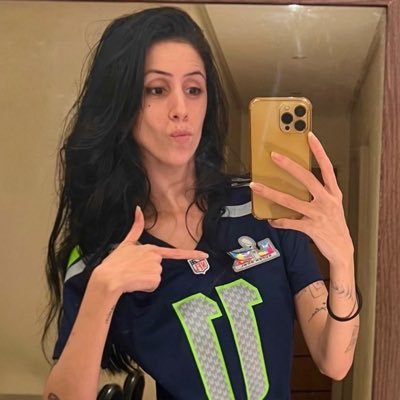 Lumen Loud 💙💚's profile picture