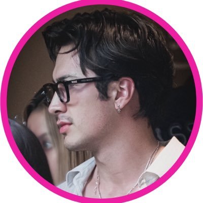 hudwholic's profile picture