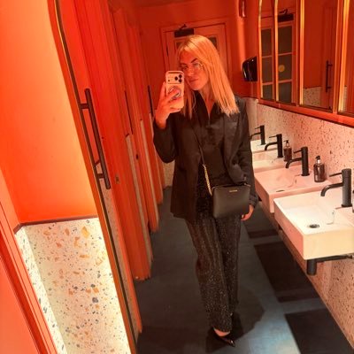 charl0906's profile picture