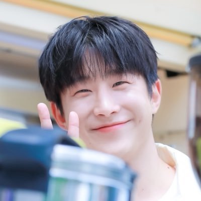 withjinwoo_com's profile picture