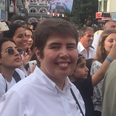 drzelihaaksaz's profile picture