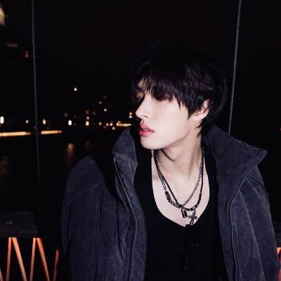 𝙚𝙣𝙫𝙮.'s profile picture