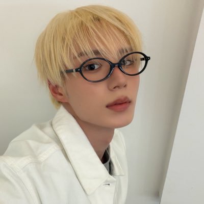 ⋆'s profile picture