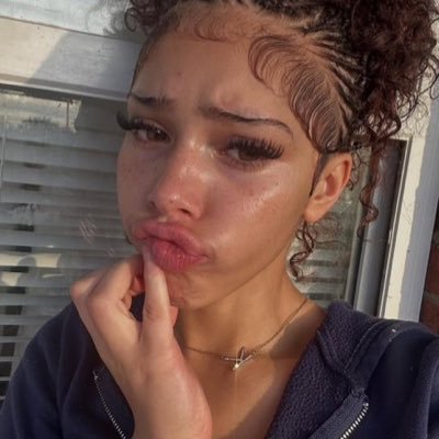 alexandra's profile picture
