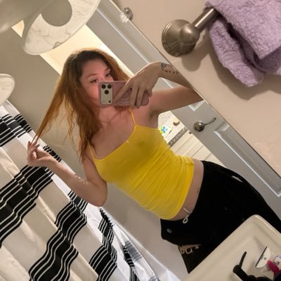 a sexy white gal 💋's profile picture