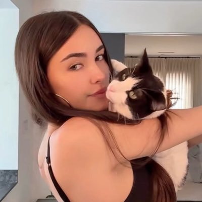 kateawaycar's profile picture