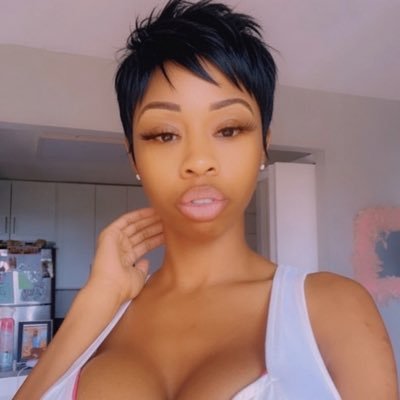 Ilovetoeatce's profile picture