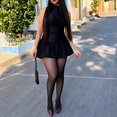 LovelyDresss's profile picture