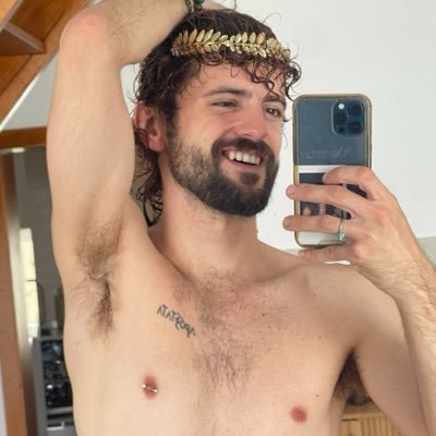 KING's profile picture