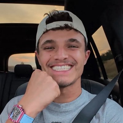 julia ⁴'s profile picture