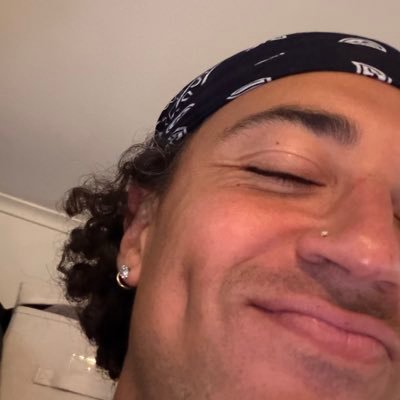 AyLukeChris's profile picture