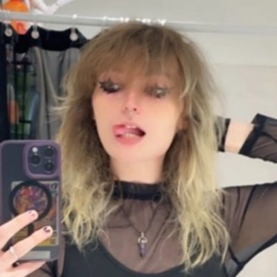kit θ∆ 🦇🖤✨'s profile picture