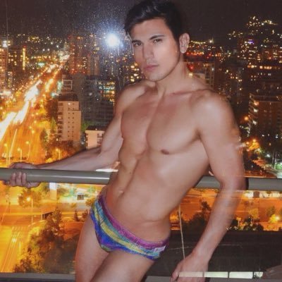bronextdoor3's profile picture