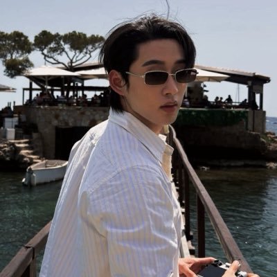 vloveswe's profile picture