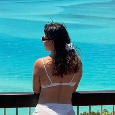 BirCerenAksoy's profile picture