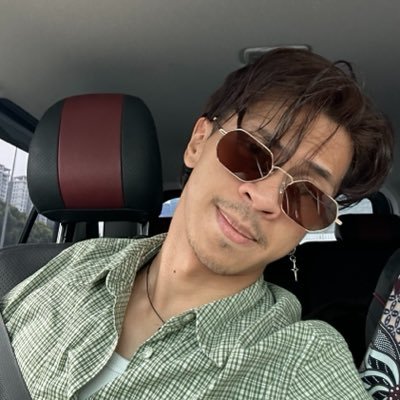 eszrelle's profile picture