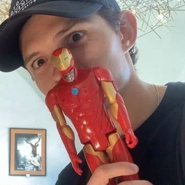 kadrajotesinden's profile picture