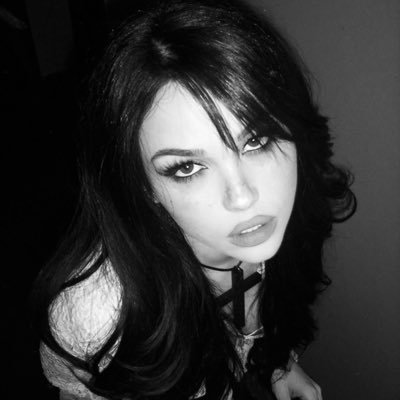 ♰'s profile picture