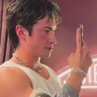 sarah:)'s profile picture