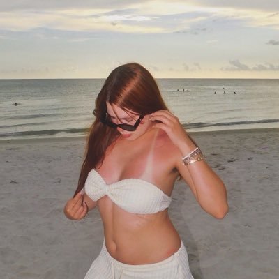 kim :(:'s profile picture