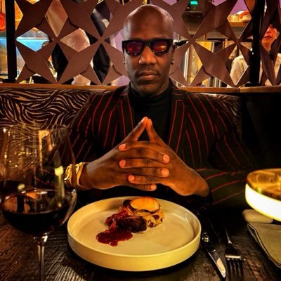 iLiveLavishly's profile picture