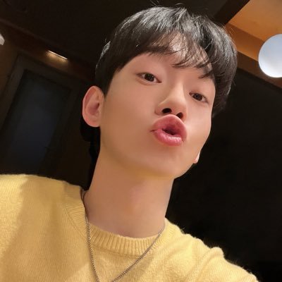 chennierosee's profile picture
