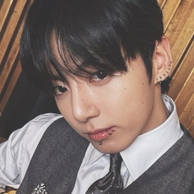 𝖻𝖾𝗅𝗅𝗒៹⁷'s profile picture