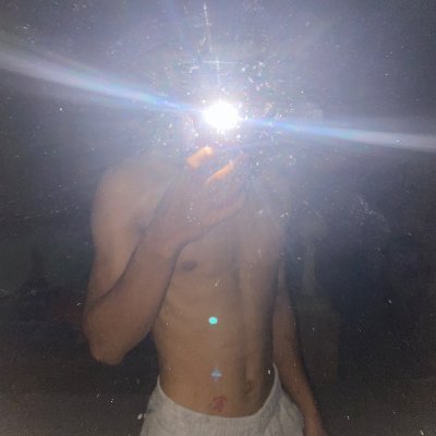 ภัทรพล™'s profile picture