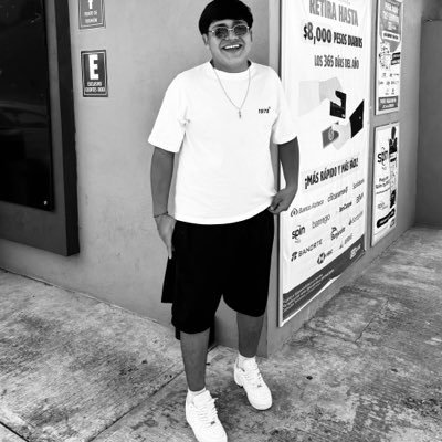 r's profile picture