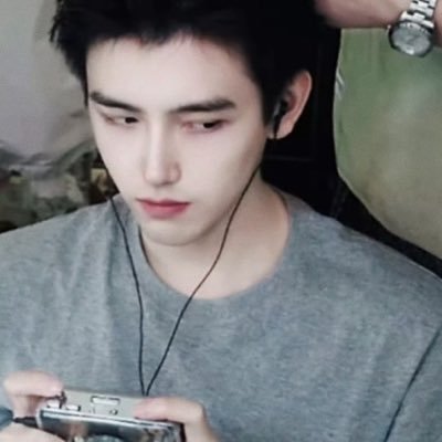 𝙢𝙖𝙮𝙗𝙚𝙣𝙤𝙩 🧸's profile picture