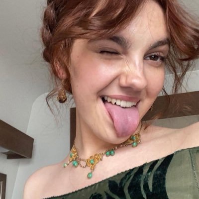 adrianne 𓇼's profile picture
