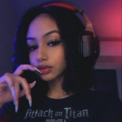 anisatweets's profile picture