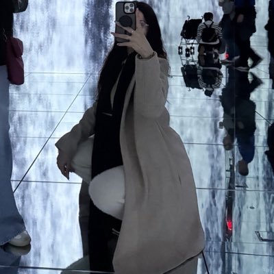 long back's profile picture