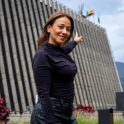 claudiacarrasq's profile picture