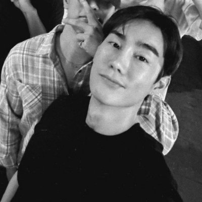𝙣𝙖𝙧𝙖.'s profile picture